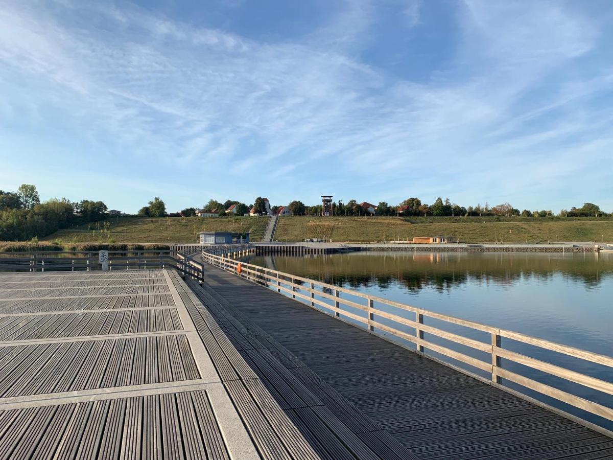 Vila Hausboote Marina Braunsbedra Exteriér fotografie