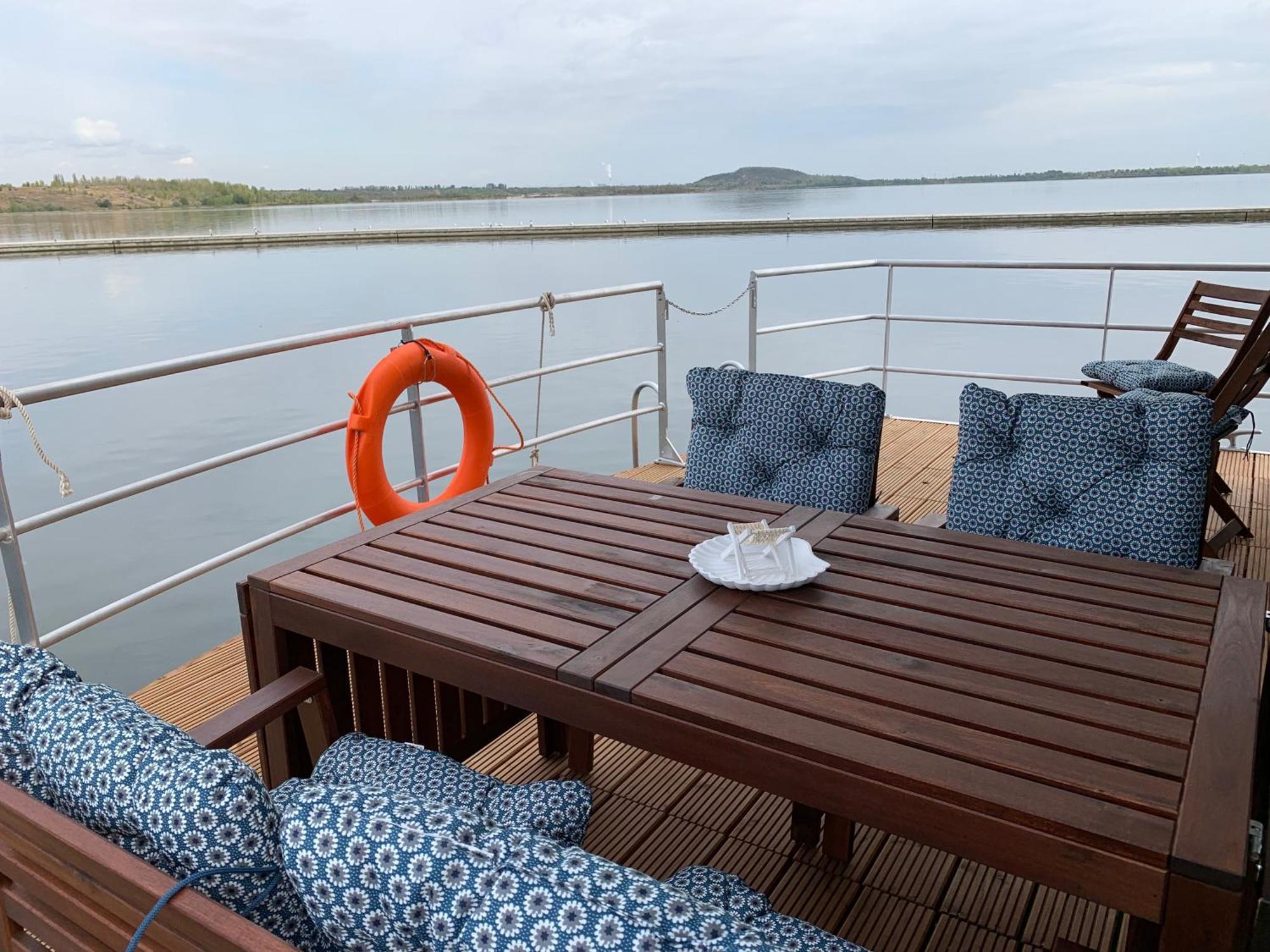 Vila Hausboote Marina Braunsbedra Exteriér fotografie